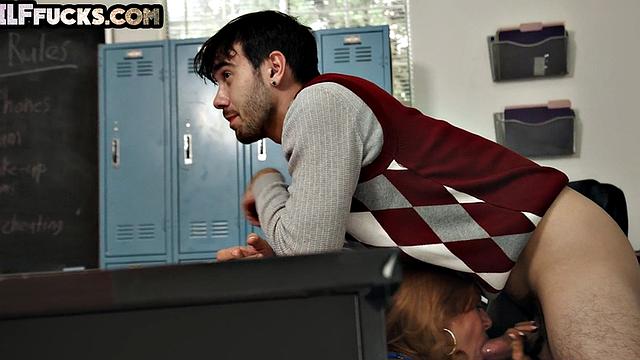 Big-titted GILF banged in her hairy pussy in classroom