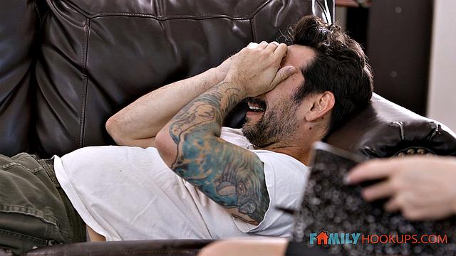 Dysfunctional Family: Episode 9