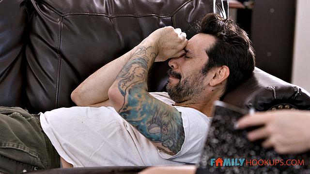 Dysfunctional Family: Episode 9