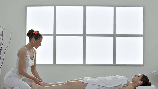 Lez beauty seduces BFF slut in 69 after hot massaging