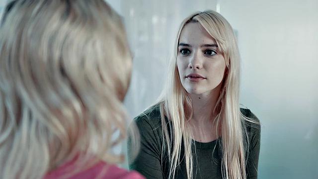 Lesbian MILF with glasses seduces 19yo slutty lesbian