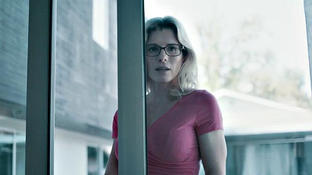 Lesbian MILF with glasses seduces 19yo slutty lesbian