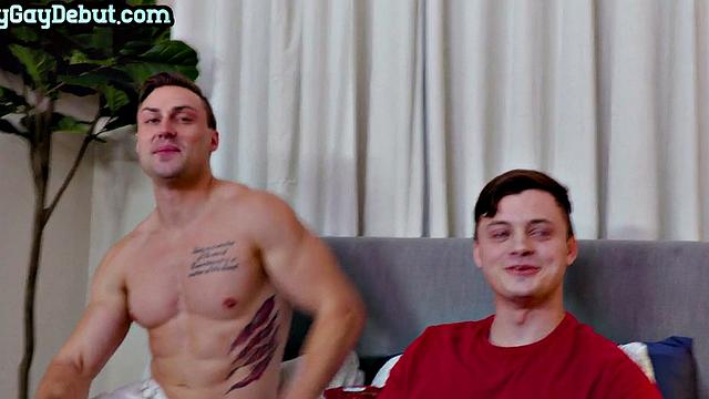 Sculpted stud throatfucking beauty