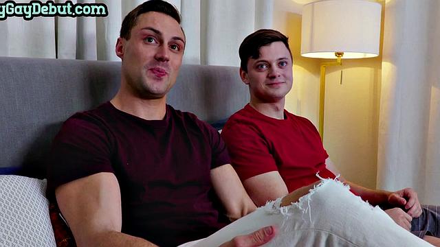 рыжий качок веселится и глубоко запихивает