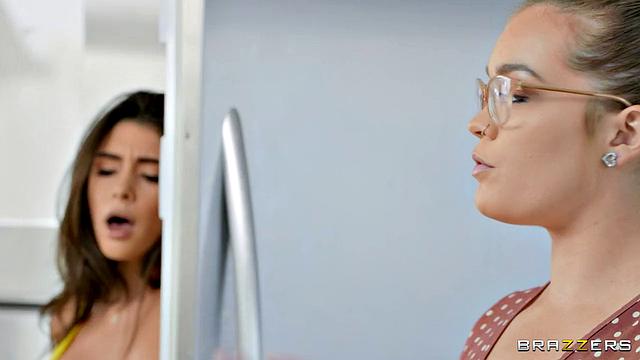 She Likes Cock In The Kitchen