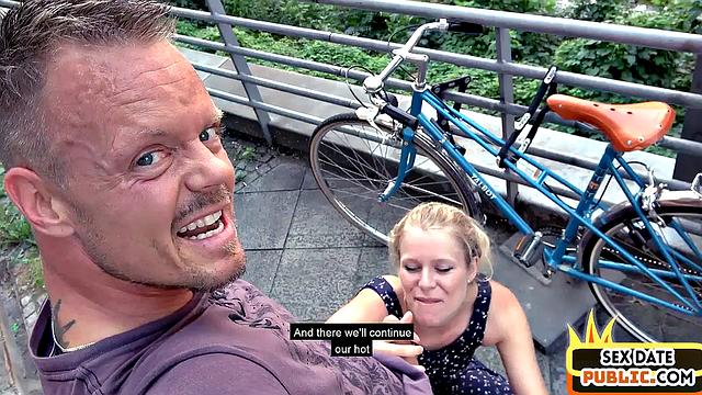 Blonde amateur cockbouncing outdoors