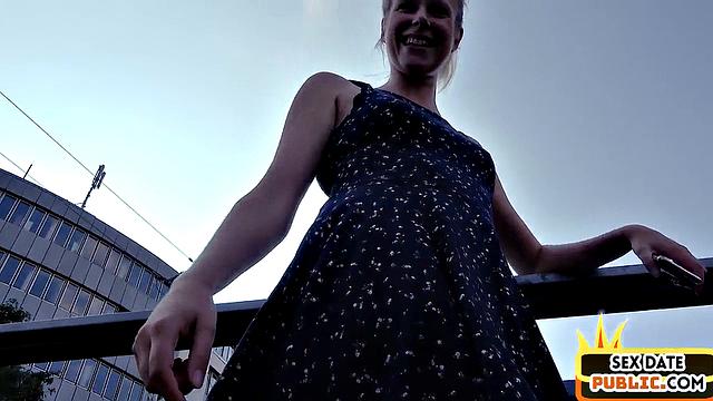 Blonde amateur cockbouncing outdoors