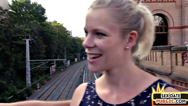 Blonde amateur cockbouncing outdoors