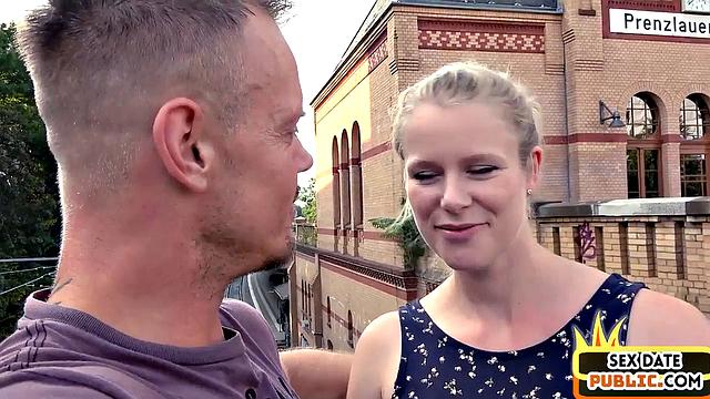 Blonde amateur cockbouncing outdoors