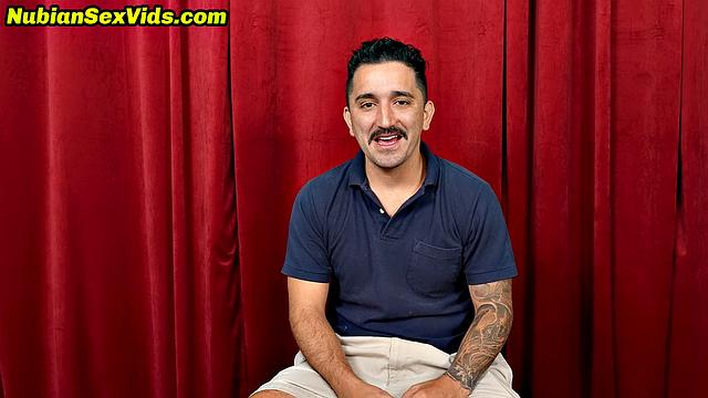 Bigbooty ebony twerking on BF's dick