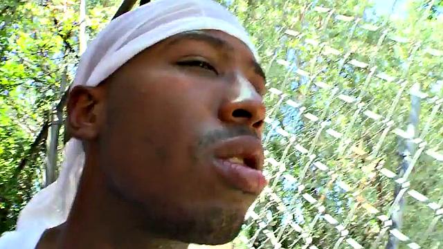 Black gay thug drilled in public by white top for cash