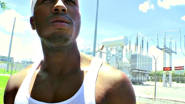 Black gay thug drilled in public by white top for cash