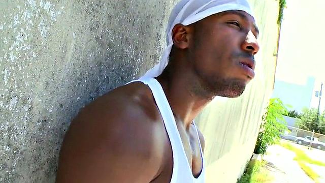 Black gay thug drilled in public by white top for cash