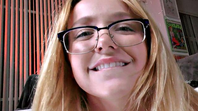 раскрепощённая подруга в масле, грязные разговоры и жаркий pov