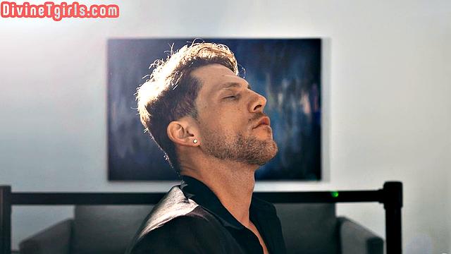 Tattooed big ass trans buttfucked by lover