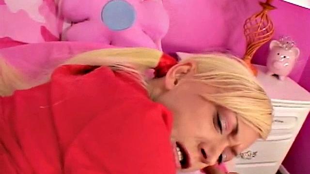 Lil Lexy Licking and Masturbating with Hair Brush