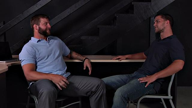 Anal loving jock gets fucked by tattooed BF in ass