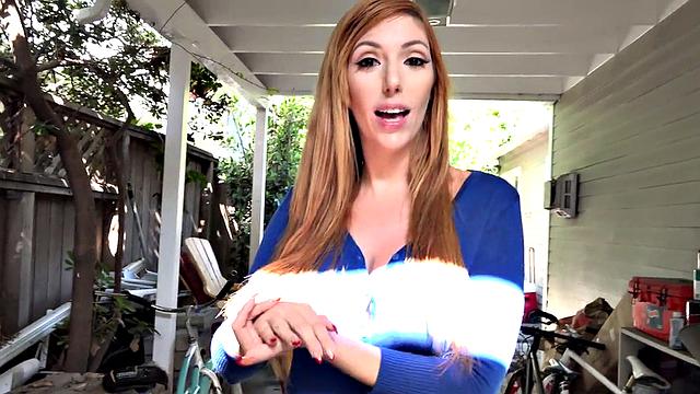 Redhead MILF Lauren Phillips