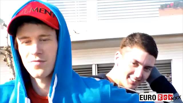 Scott, Kyle & Jamie Have Sex in a Minivan - Three-Way Action