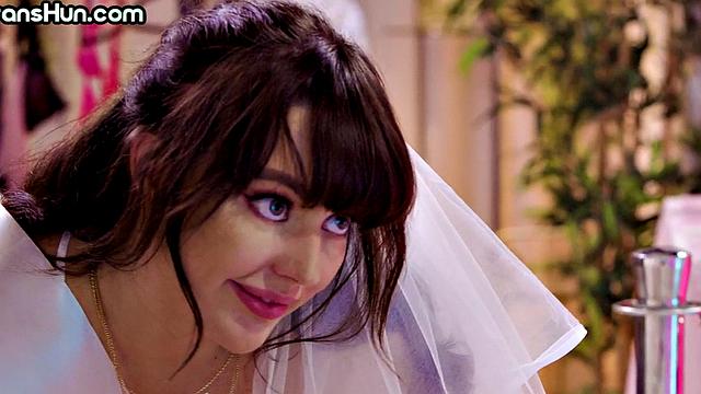 Trans hun pussyfuck bride and her toying BFF in threesome