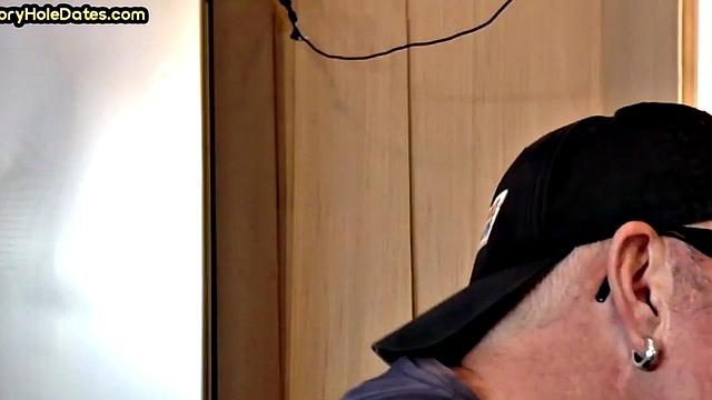 Gloryhole amateur goes bottom after giving BJ session