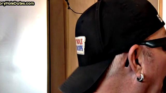 Gloryhole amateur goes bottom after giving BJ session