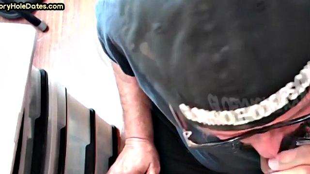 Gloryhole amateur goes bottom after giving BJ session