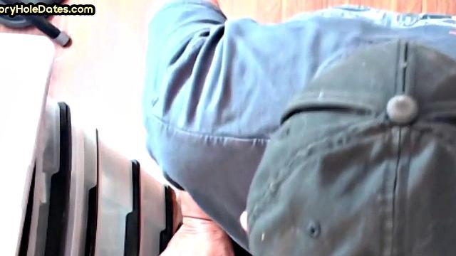 Gloryhole amateur goes bottom after giving BJ session