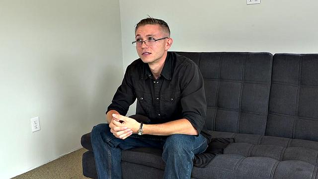 Amateur solo stud jerks his shaved cock after casting