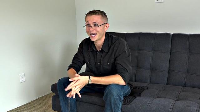 Amateur solo stud jerks his shaved cock after casting