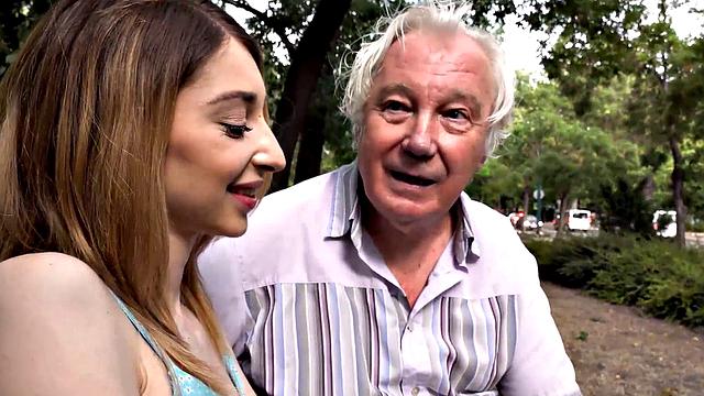 HUNT4K. Fat stack of cash helps man access lovely gal's pussy