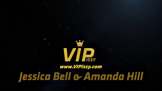 Pee Fun With Amanda and Jesica Bell