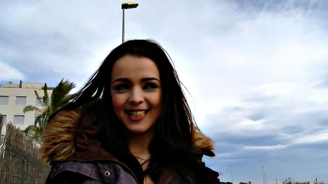 Public Latina shows sucking skills after titfucking