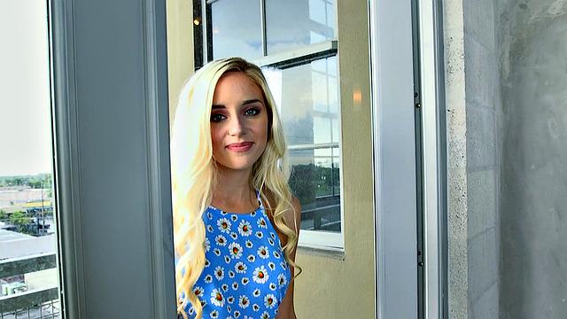 Blonde with a tattoo gives sloppy head & fucks like a pro in shorts