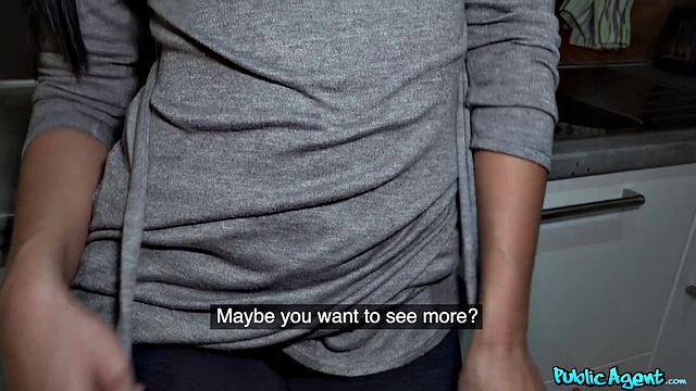 Леанн Лейс торгуется за секс при продаже домика и получает скидку с удовольствием.