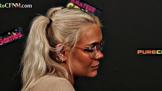 Office CFNM guy giving head