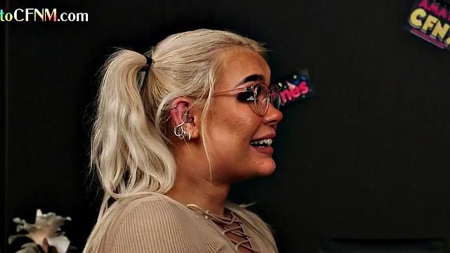 Office CFNM guy giving head