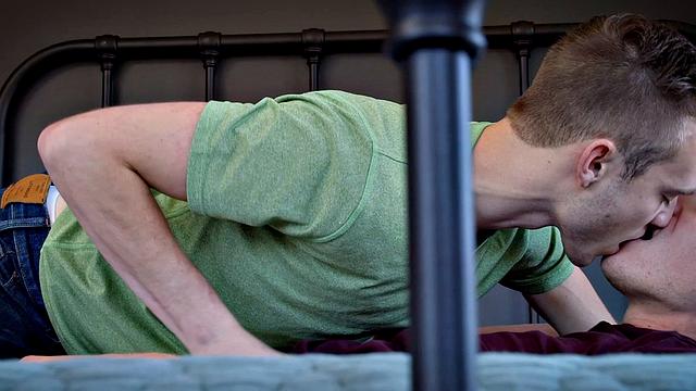 NextDoorTwink - Slutty Twink Seduces Hunk