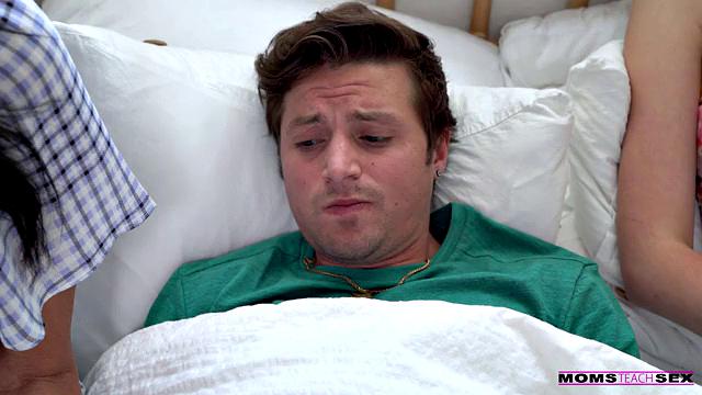 Stepmom's Bedtime Story - S13:E8