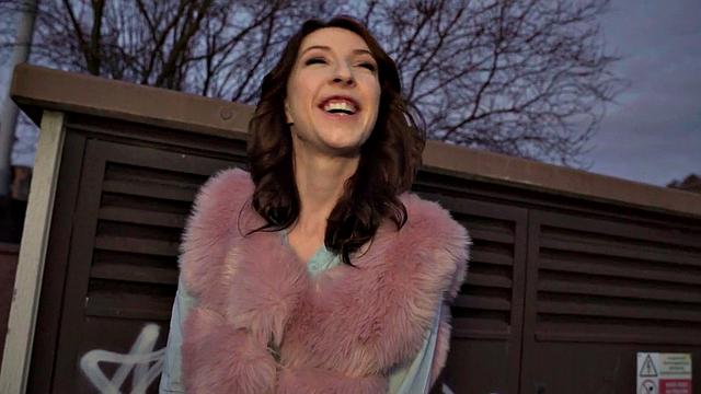 Redhead picked up deepthroating POV before doggystyle