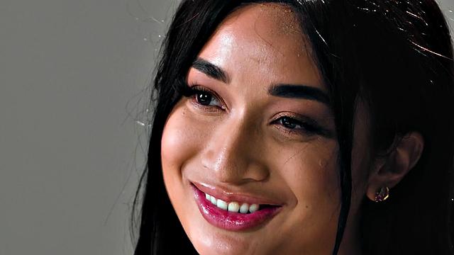 Inked babe solo fingering herself after interview