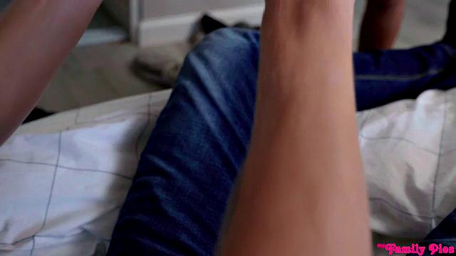 Watching Porn With Sidter - S9:E5