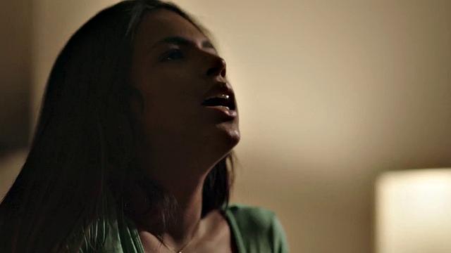 Bigboobed cougar tribbing her younger girlfriend