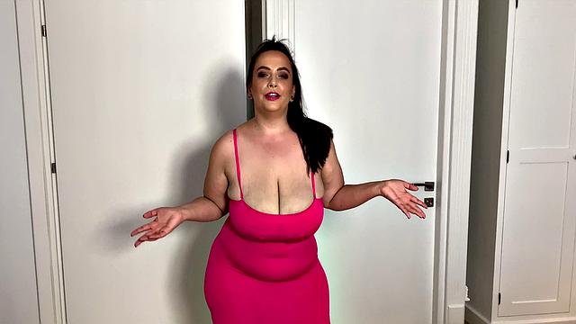 Mia Sweetheart трясёт сиськами и учит делать минет - румынский экспресс-курс