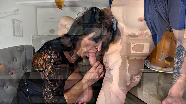 MATURE4K. Woman over fifty doesnt hesitate to fool around with stepson