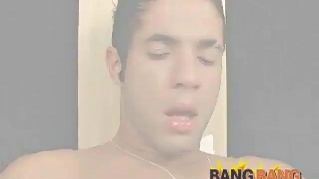 Марсио Питбулл качает бицуху и подкалывает насчёт размера