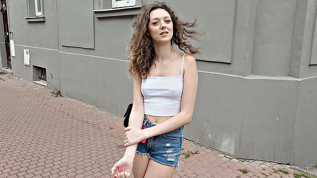 Cameraman gives a hottie a sex lesson