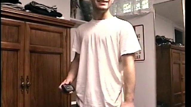 поли дрочит член на камеру