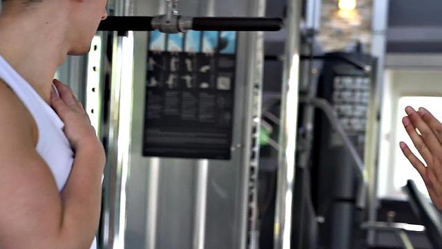 Naive straight guy ravaged at the gym