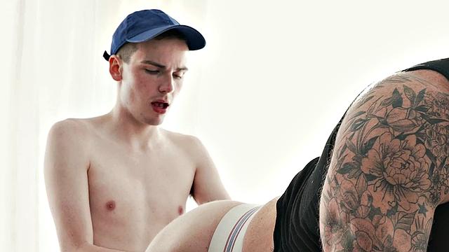 DILF gets anal pounded by 21yo